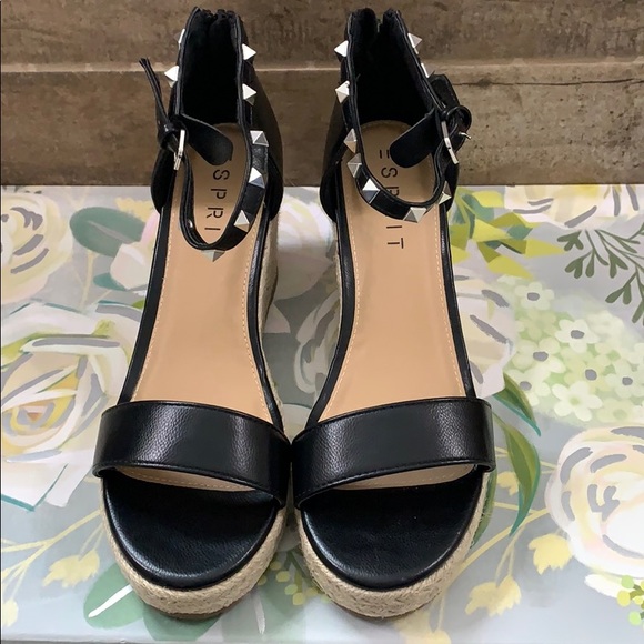 ESPIRT Wedge Black Heels - Picture 1 of 4